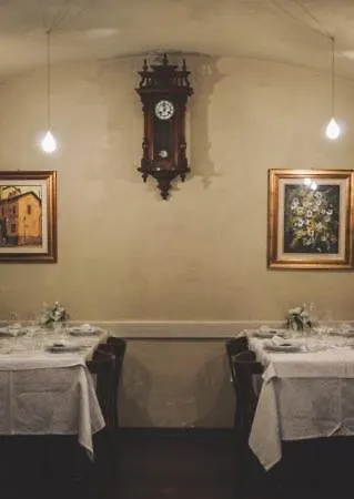 Inn Le Del Vascello D'oro Carru